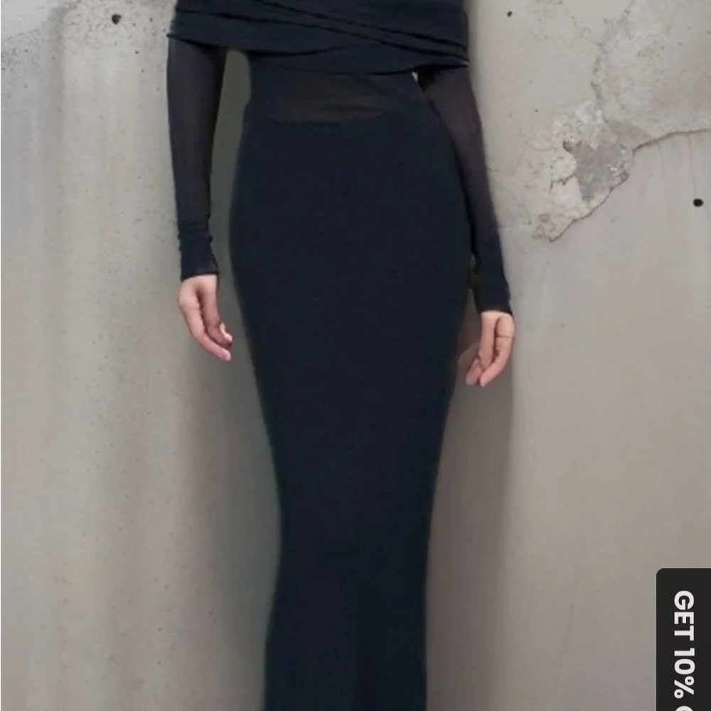 Commense semi sheet Black Off-Shoulder Maxi Dress